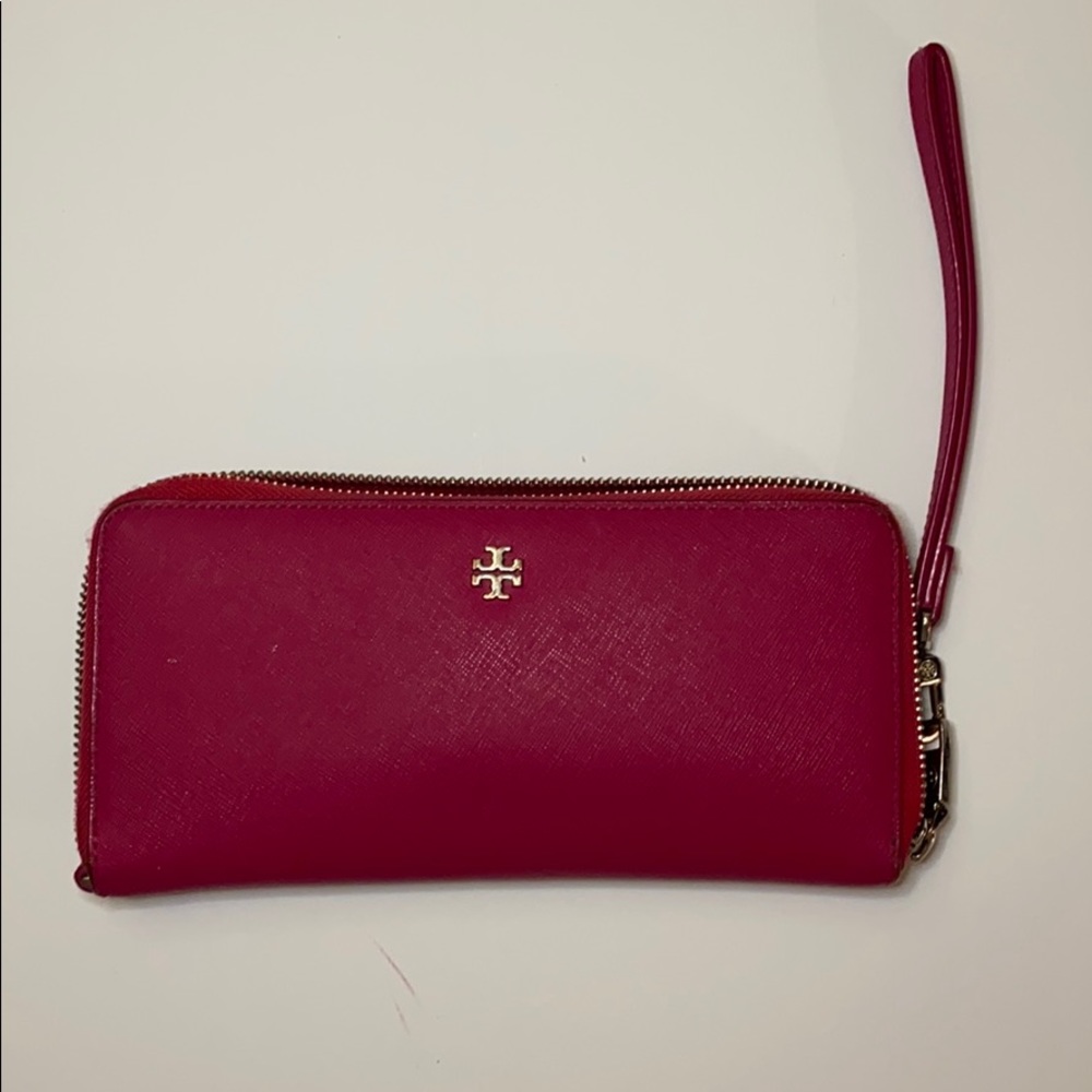 COPY - Tory Burch Zip Leather Continental Wallet